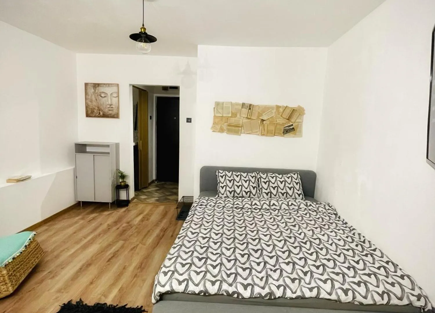 2 Vis-A-Vis Studio - Gara De Nord Bukarest