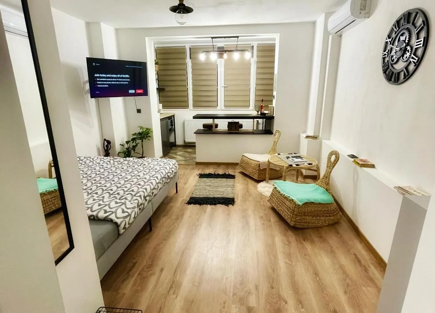 2 Vis-A-Vis Studio - Gara De Nord Bukarest