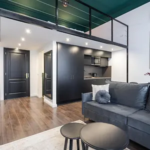 E41 - Trendy Boutique - Prime Spot By Bqa , Budapesta Ungaria