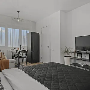  Apartament Urban View - Free Parking - Metro Station - Self Check-in